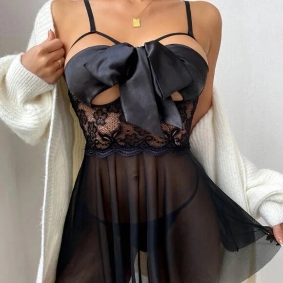 Floral Mesh Knot Front Slips - Picture 3 of 3